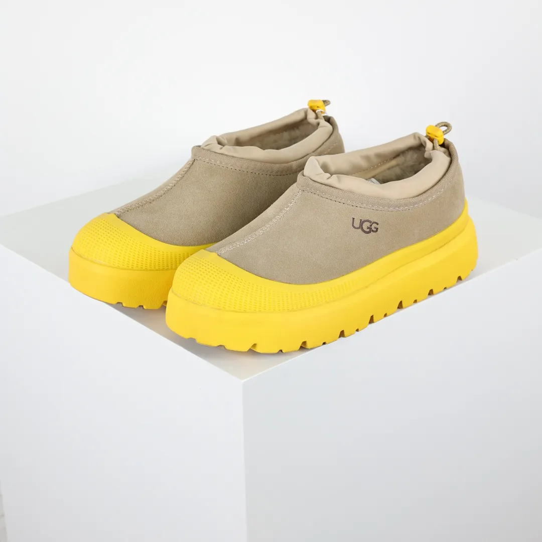 Copy price 💰660 Core recommendation Good price In recent years, uug has launched a series of styles that are partially geared towards the preferences of young consumers and have also moved to the forefront of fashion trends. Shoe body material Water-repellent coated suede upper 17 mm UGGPURE™ implanted wool insole Lightweight non-slip comfortable rubber outsole Brand LOGO trademark Comes with a full set of packaging Size: 35 36 37 38 39 40 41 42 43 44 45